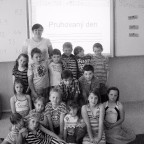 Foto z alba u článku