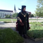 Foto z alba u článku