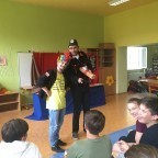 Foto z alba u článku