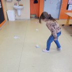 Foto z alba u článku