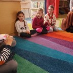 Foto z alba u článku