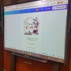 Foto z alba u článku