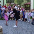 Foto z alba u článku